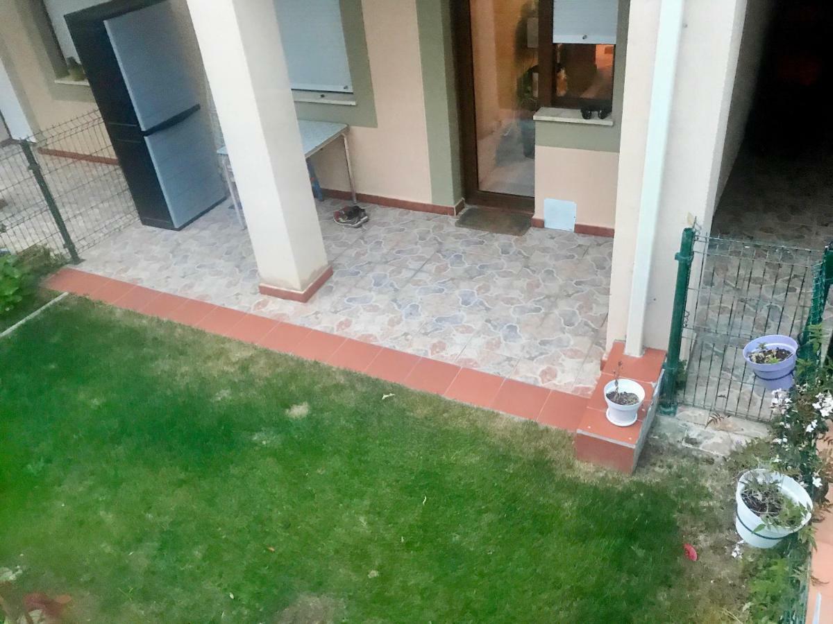 Casa De Las Flores - Apartamento Con Jardin Privado Frente A La Playa De Comillas Ngoại thất bức ảnh