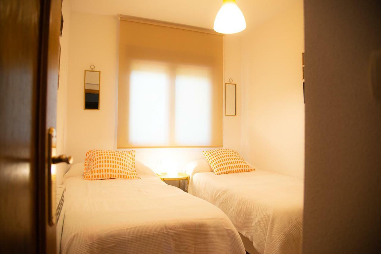 Casa De Las Flores - Apartamento Con Jardin Privado Frente A La Playa De Comillas Ngoại thất bức ảnh