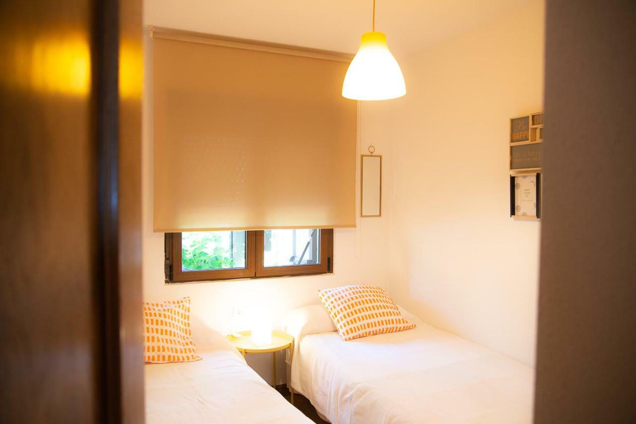 Casa De Las Flores - Apartamento Con Jardin Privado Frente A La Playa De Comillas Ngoại thất bức ảnh